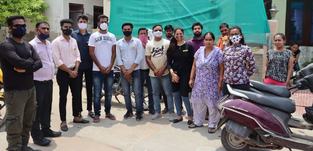 snake catcher in uttar pradesh