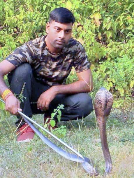 Snake Rescue Team in India Snake Catcher Mahoba